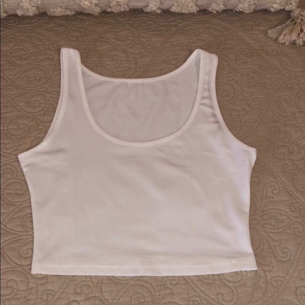 CROP Shortie sleeveless whit top